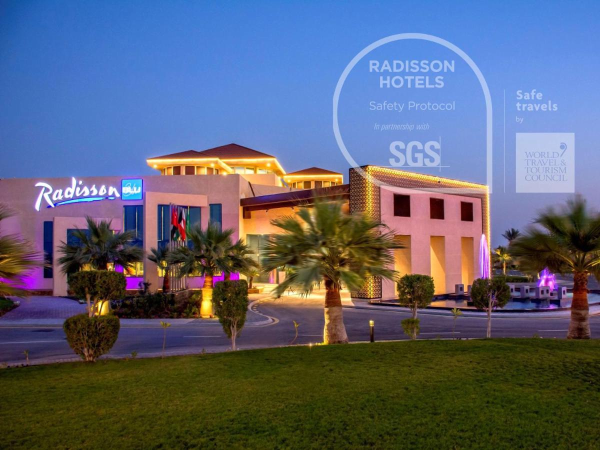 Radisson Blu Resort, Al Khobar 半月湾 外观 照片 Radisson Hotel, Al Qusais, Dubai