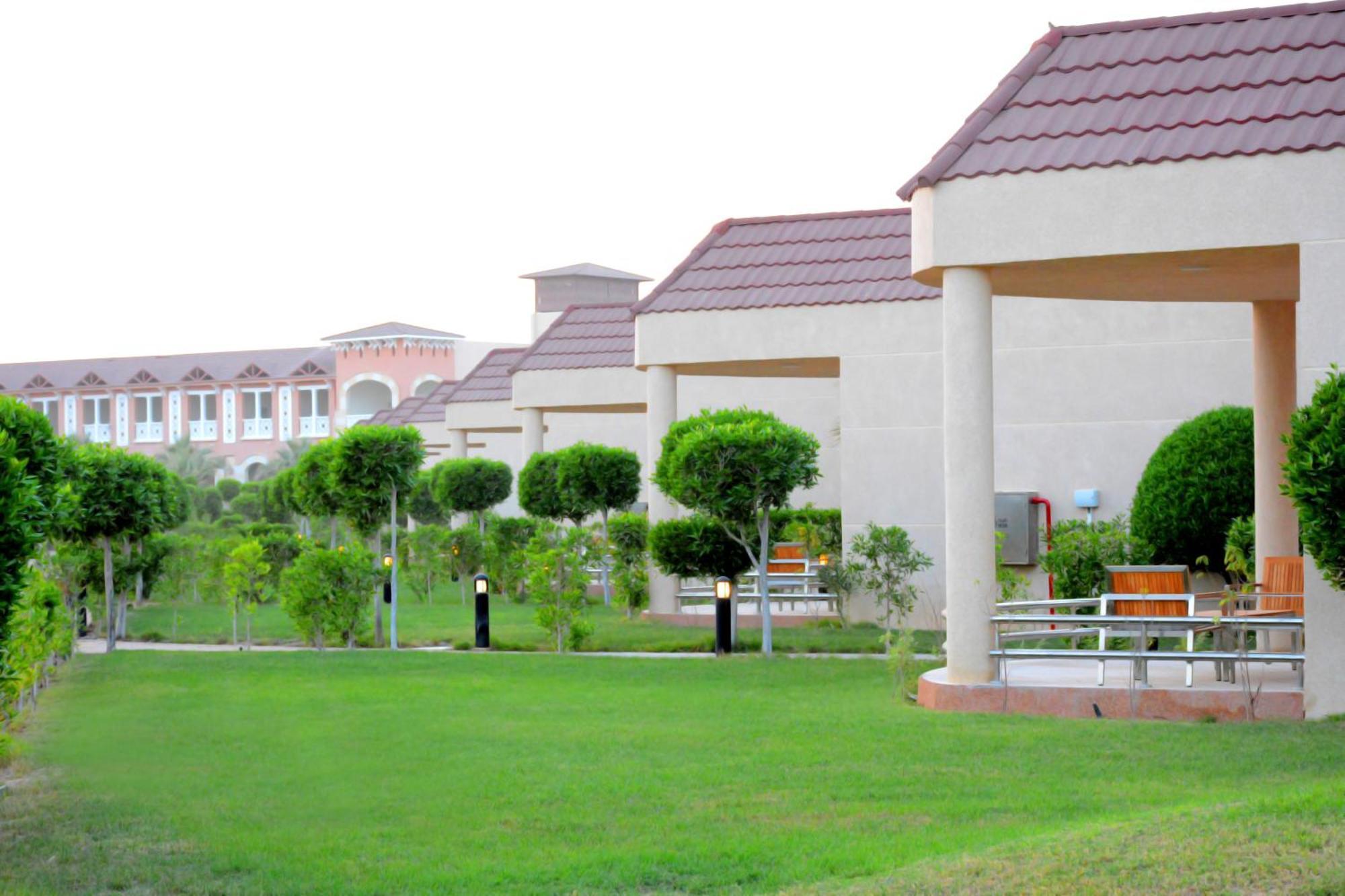 Radisson Blu Resort, Al Khobar 半月湾 外观 照片 Residential villas in Al-Ghazal