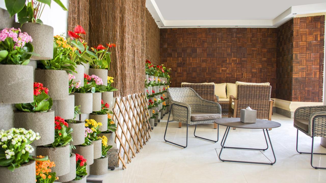 Radisson Blu Resort, Al Khobar 半月湾 外观 照片 Vertical garden