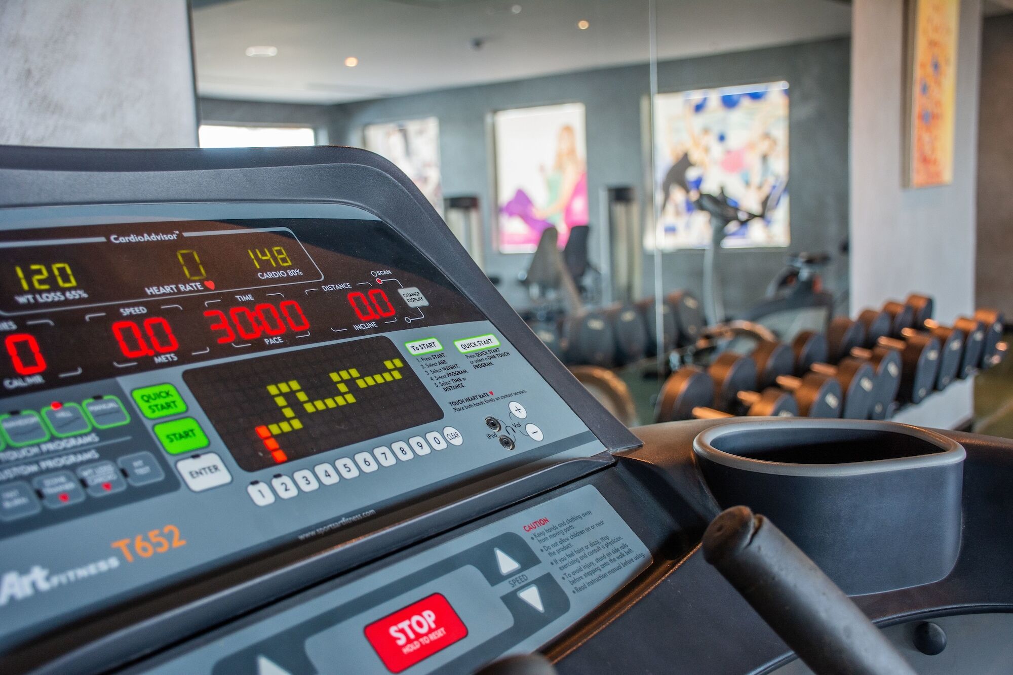 Radisson Blu Resort, Al Khobar 半月湾 外观 照片 Treadmill console