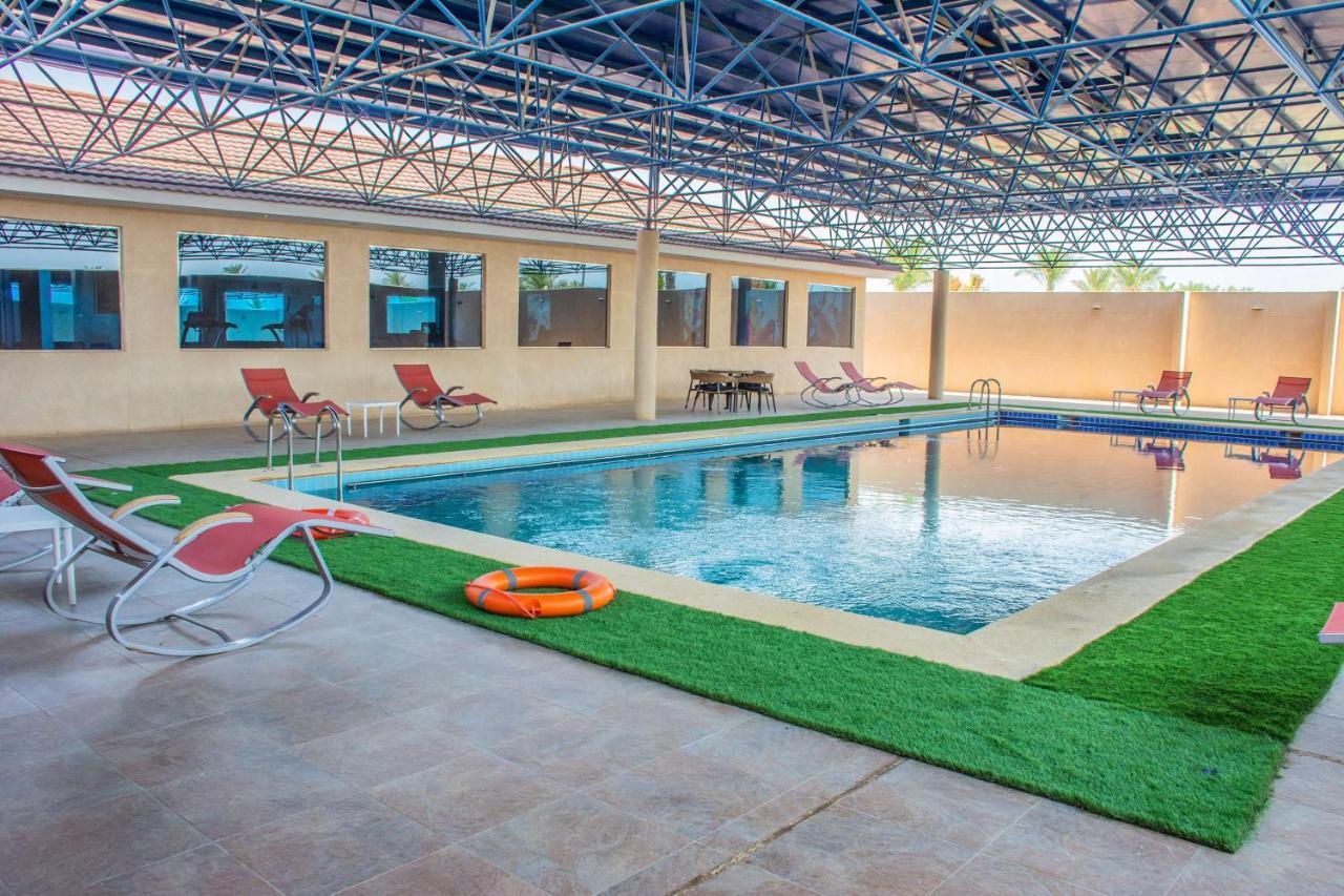 Radisson Blu Resort, Al Khobar 半月湾 外观 照片 Swimming pool at the hotel